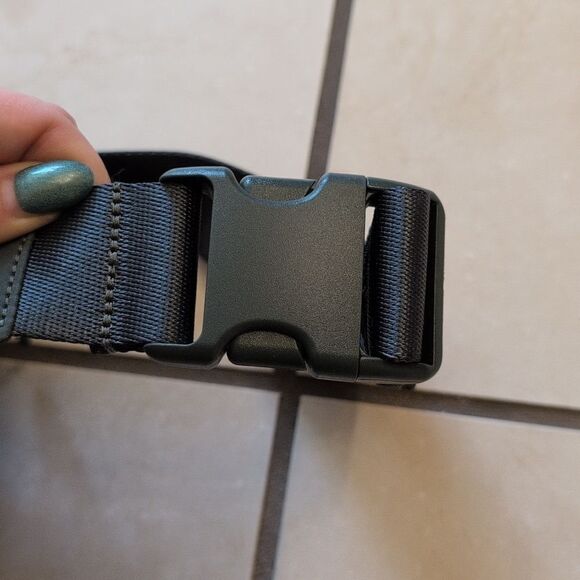 lululemon athletica Belt Bag Evergreen Green - Picture 7 of 9